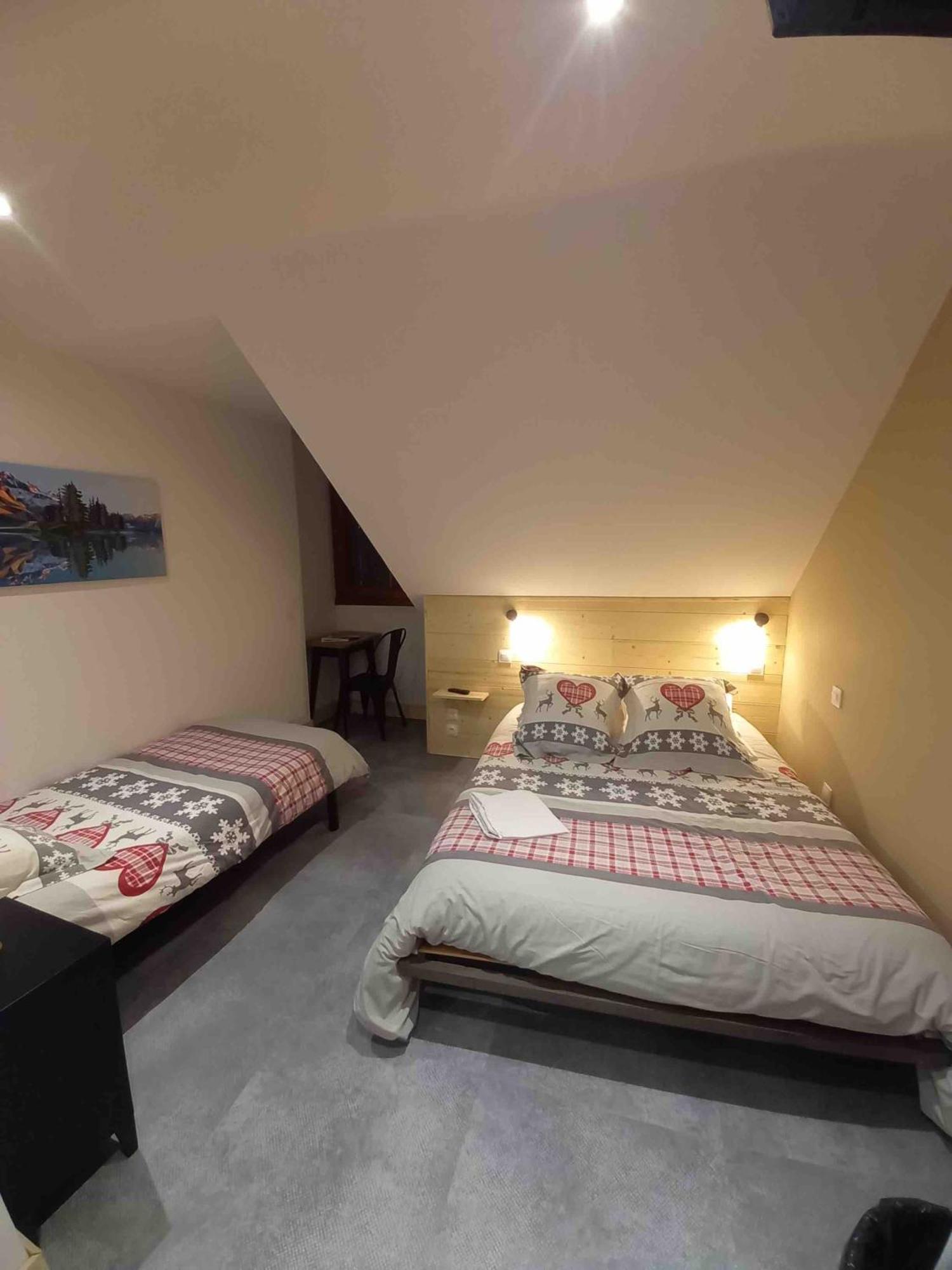 Auberge Le Vieux Chaillol Saint-Michel-de-Chaillol Quarto foto